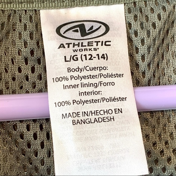 ATHLETIC WORKS Hooded Kids’ Lightweight Rain Jacket—SZ. L (12-14) - Picture 9 of 15